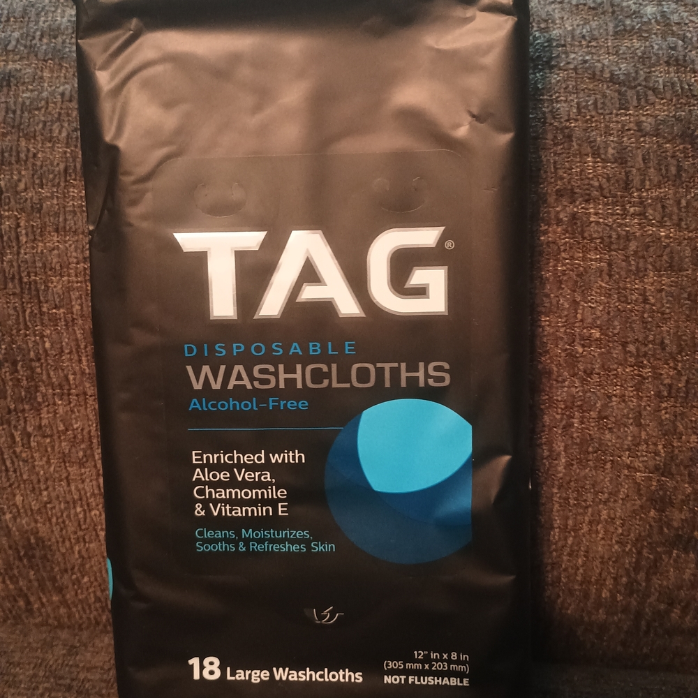 TAG Black and Blue Disposable Washcloths